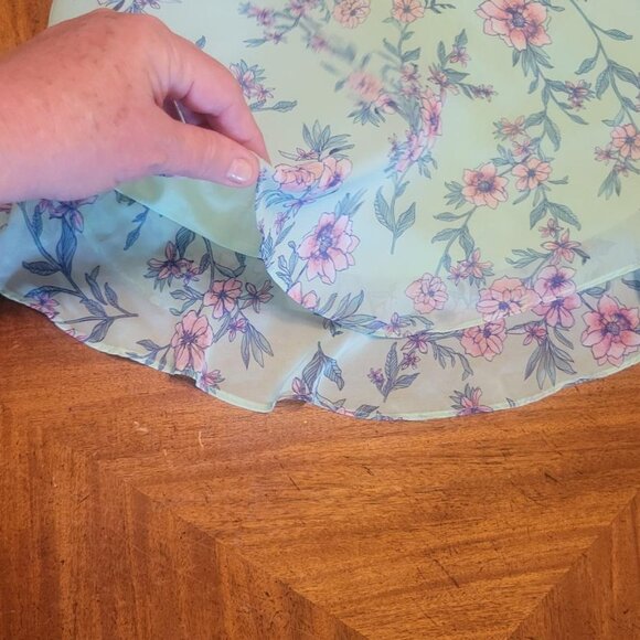Decree Chiffon Mint Green Floral Sleeveless Top - Picture 5 of 11